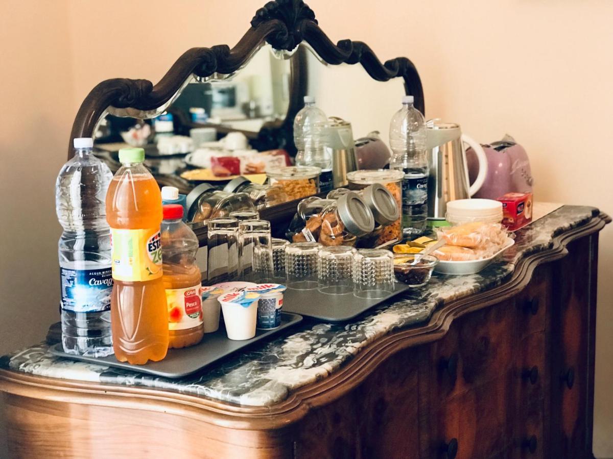 ريبوسْتو Casa Del Marchese B&B المظهر الخارجي الصورة